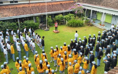 Apel Pagi dan Halal Bihalal Warnai Hari Pertama Masuk Sekolah di SMK Wiyasa Magelang