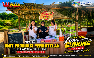 Team Unit Produksi Perhotelan SMK Wiyasa Magelang Tampil Kreatif pada Hari Kedua Festival Lima Gunung di Pakis
